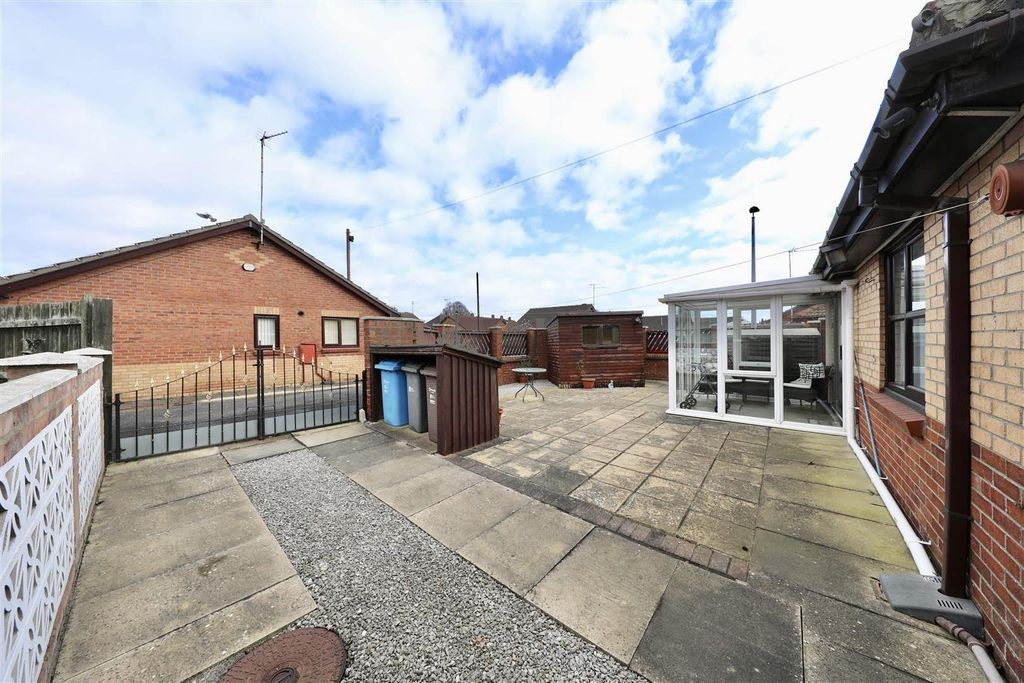 Property photo 3 of 16 Outside