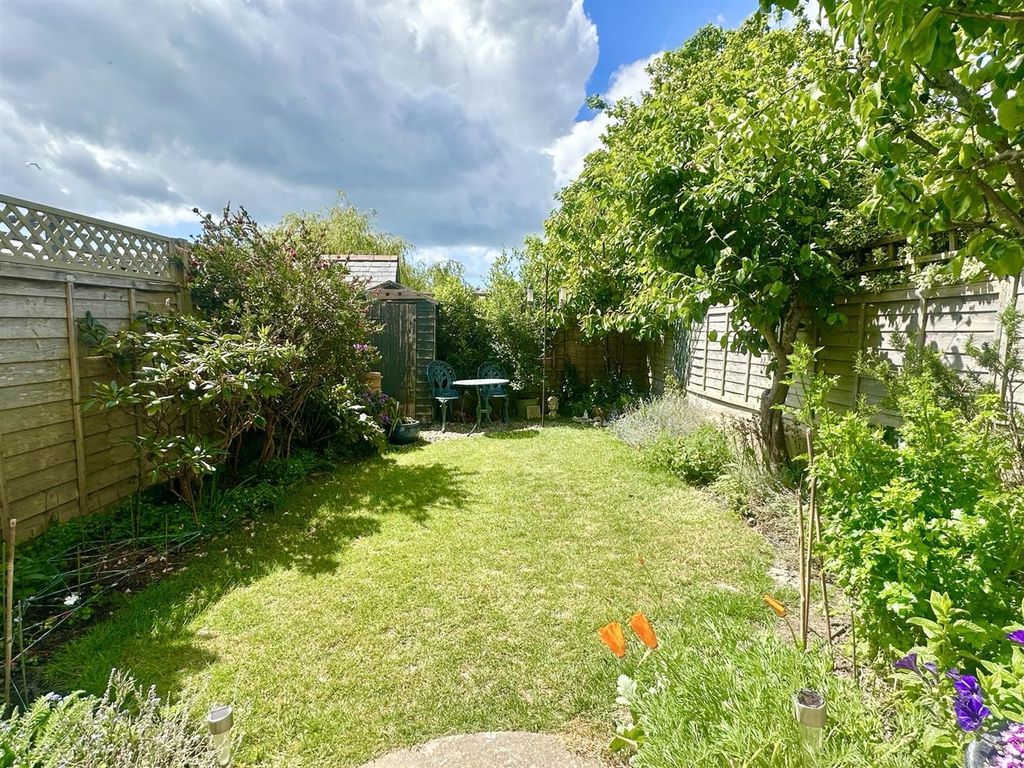 Property photo 2 of 21