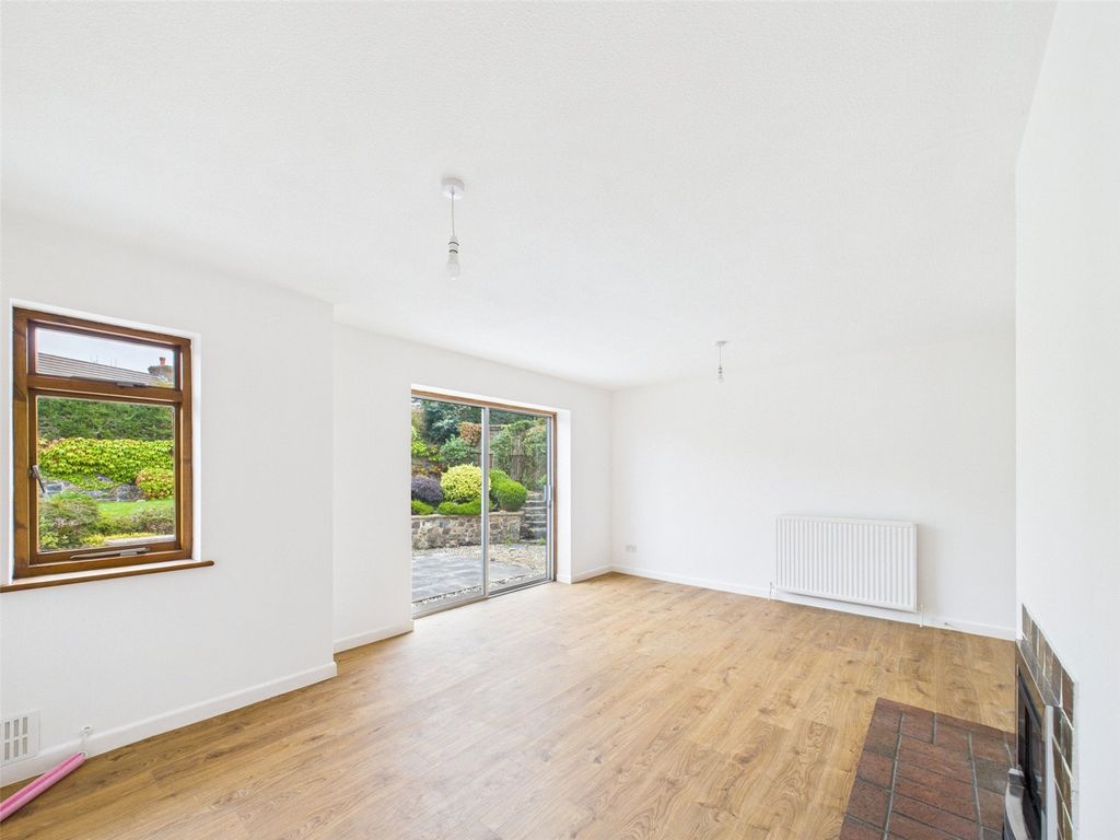 Property photo 3 of 13 Living Room