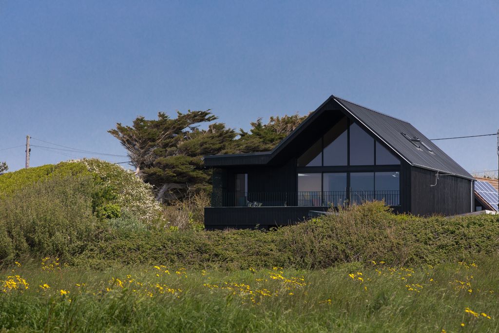 Property photo 3 of 27