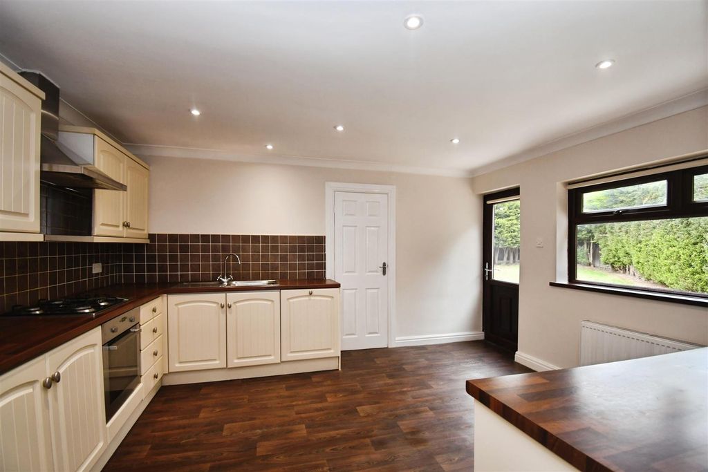 Property photo 3 of 17 9437Aae3-U 20 2815 29.Jpg