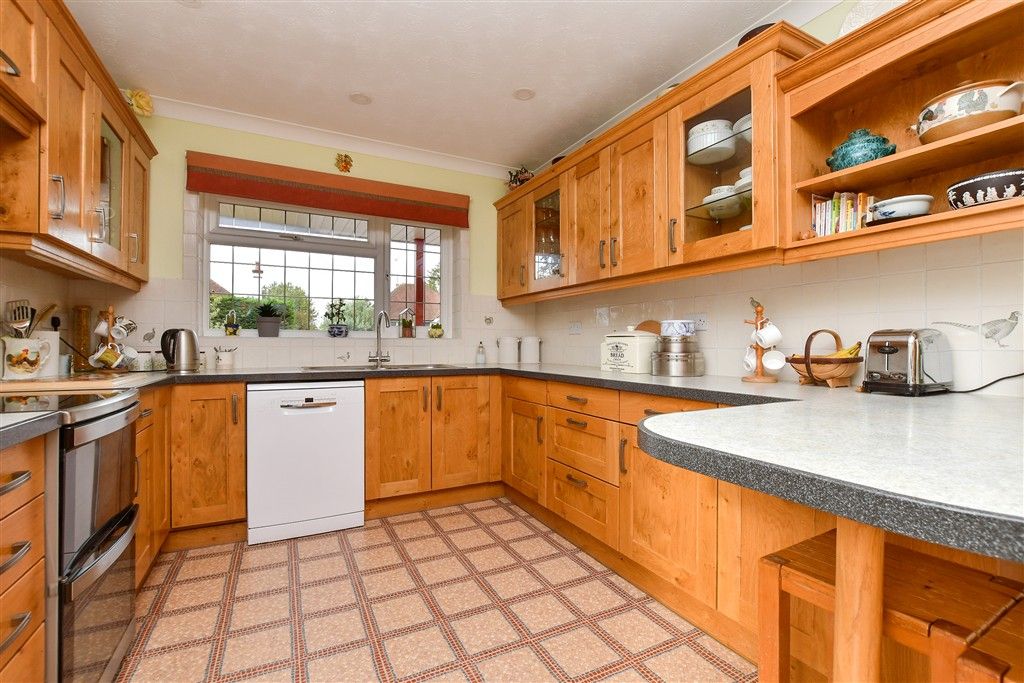 Property photo 2 of 12 Kitchen