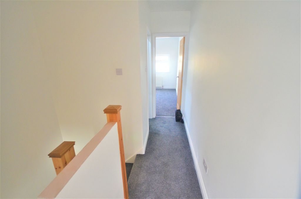 Property photo 3 of 8 Gallery