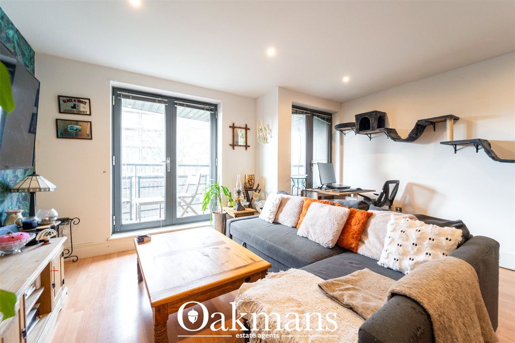 Property photo 2 of 17 Picture No. 06