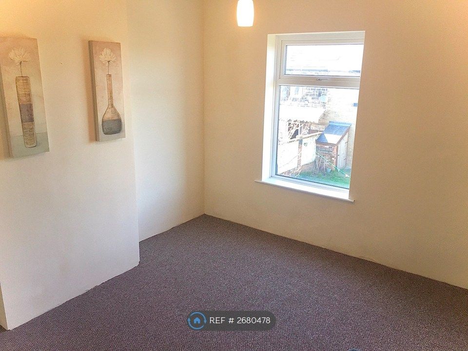 Property photo 3 of 9 Double Bedroom