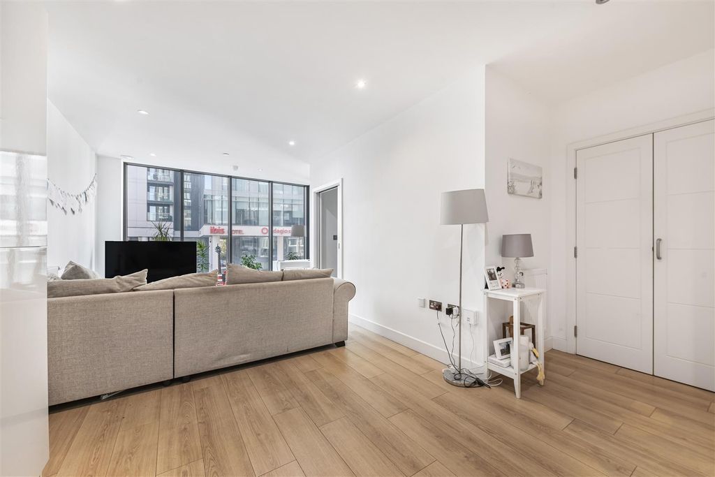 Property photo 2 of 8 7_64660.Jpg