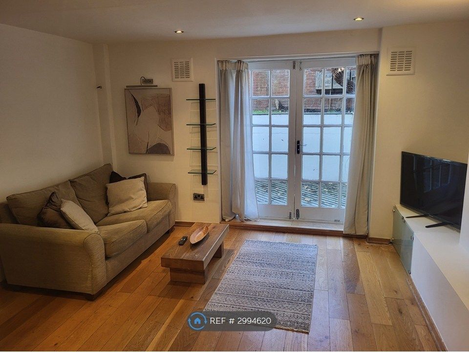 Property photo 3 of 12 Lounge 3