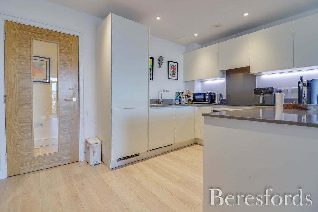 Property photo 3 of 15 Picture 3