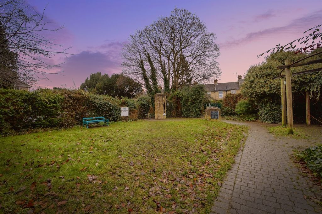 Property photo 3 of 15