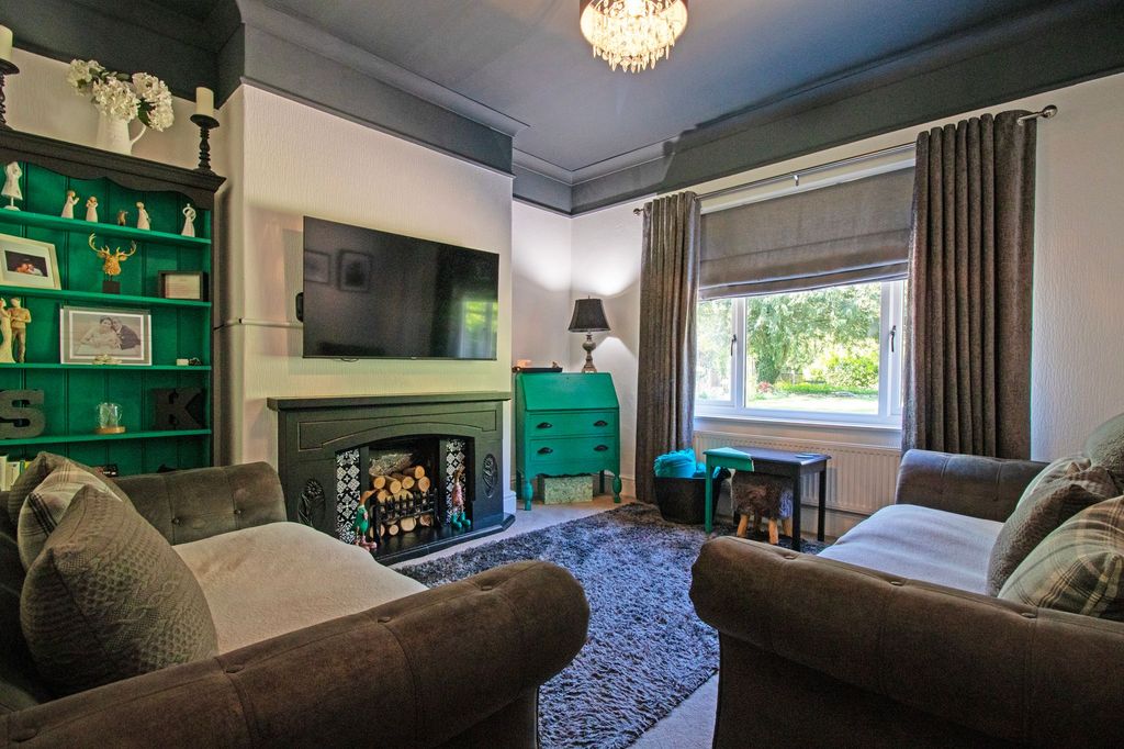 Property photo 2 of 41