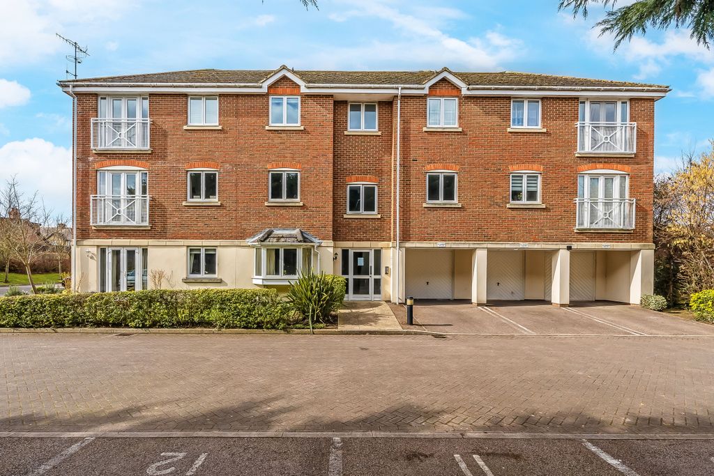 Property photo 1 of 13 Flat-9-Kingswood-Place-20