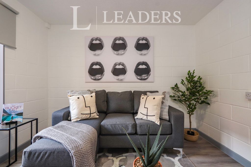 Property photo 3 of 6 6Cafa876-2853-Ec11-8