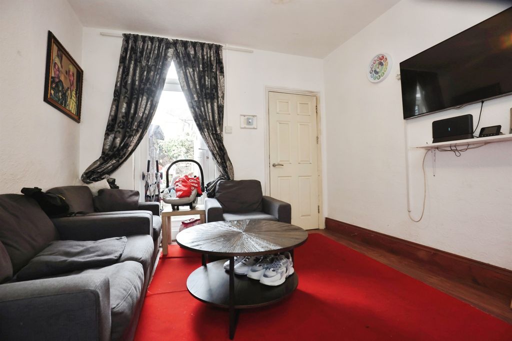 Property photo 3 of 14