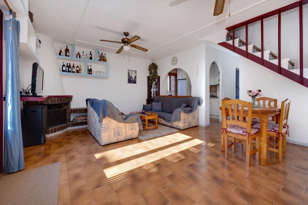 Property photo 2 of 44