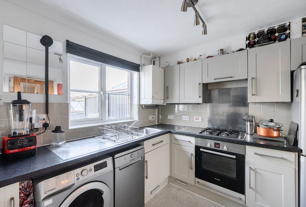 Property photo 2 of 20 1409396-8-698386E...