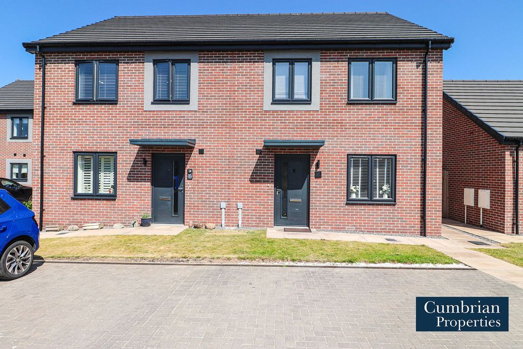Property photo 1 of 19 External