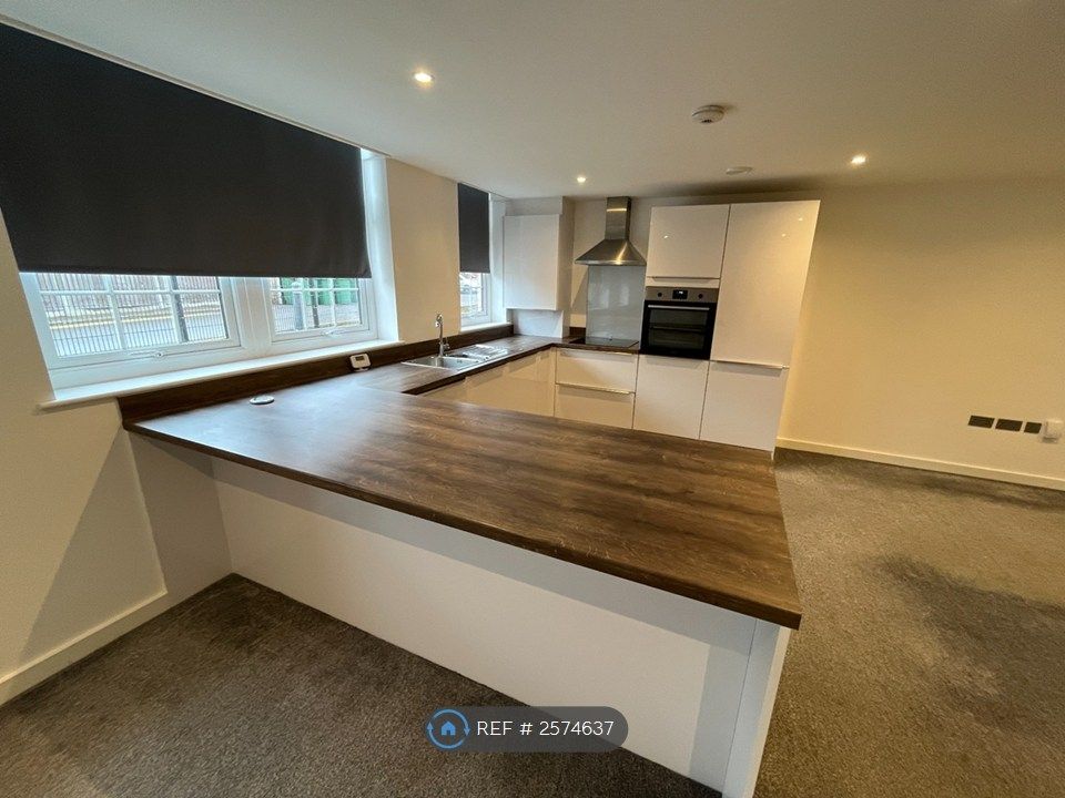 Property photo 2 of 12 Kitchen