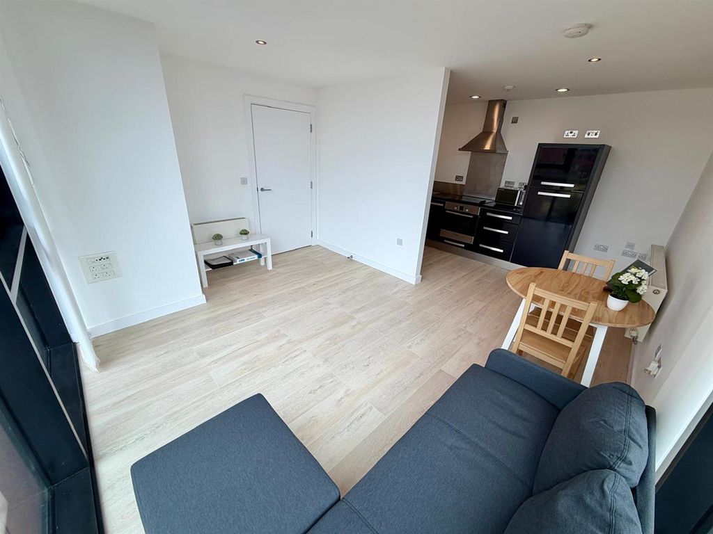 Property photo 2 of 11