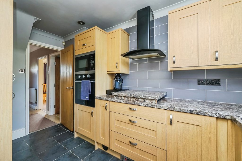 Property photo 3 of 20 Pbox-Img.Jpg