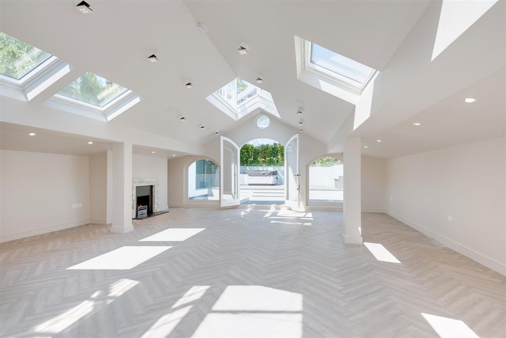 Property photo 1 of 18 47135-Hi-Res (8).Jpg