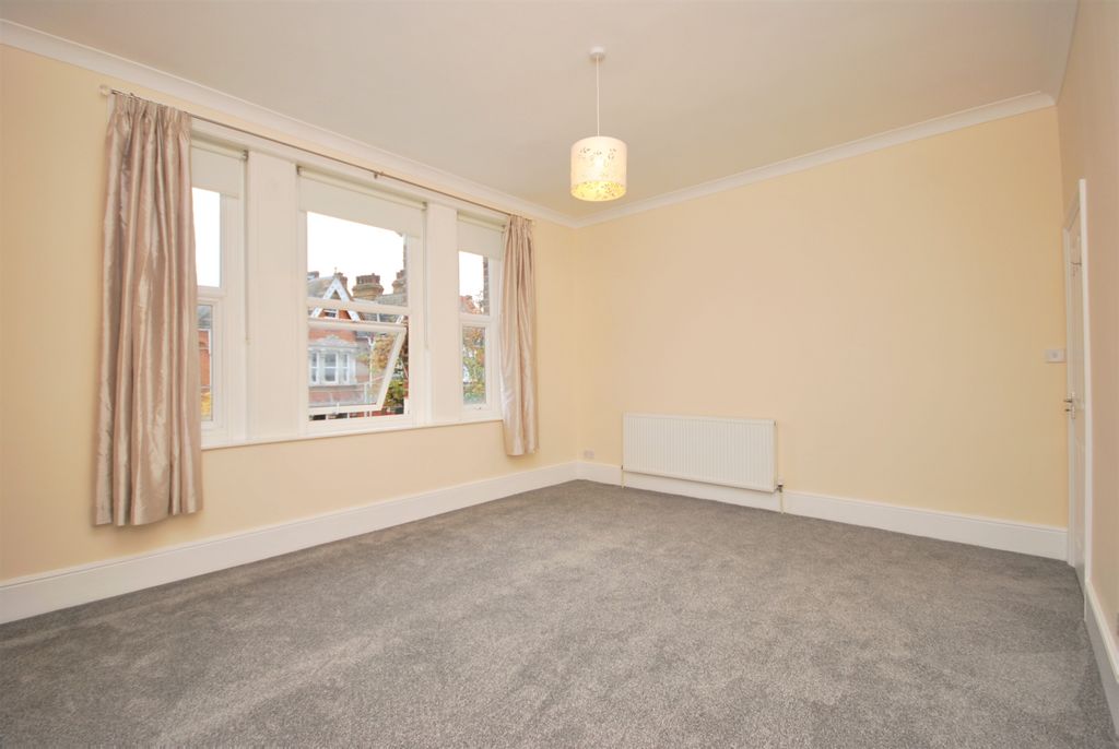 Property photo 3 of 10 Bedroom