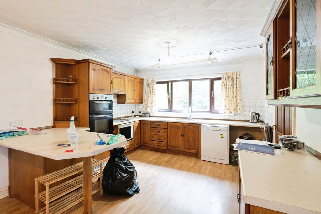 Property photo 3 of 26 Pbox-Img.Jpg
