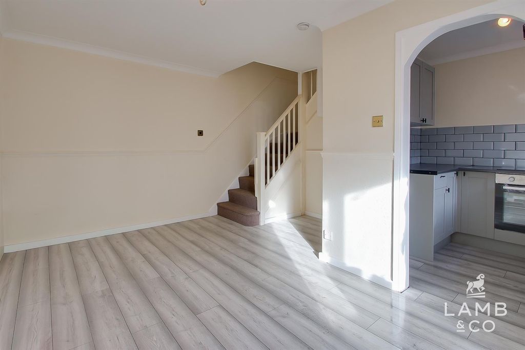 Property photo 2 of 8 Lounge