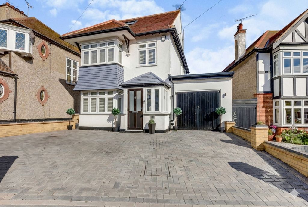 Property photo 1 of 44