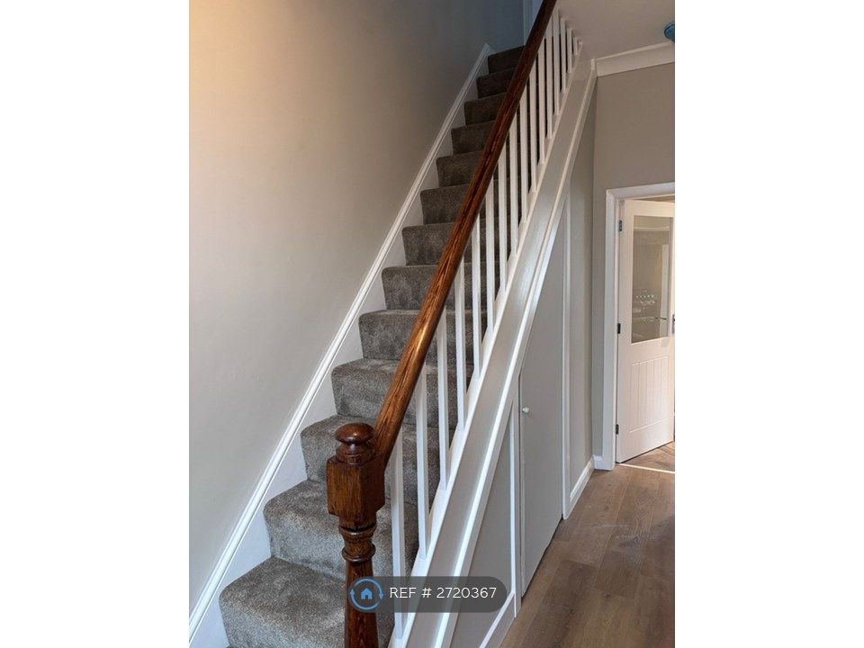 Property photo 2 of 25 Hallway