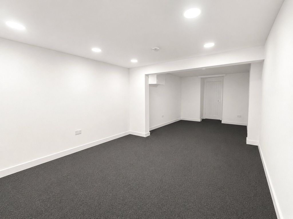 Property photo 2 of 3 Picture No. 05