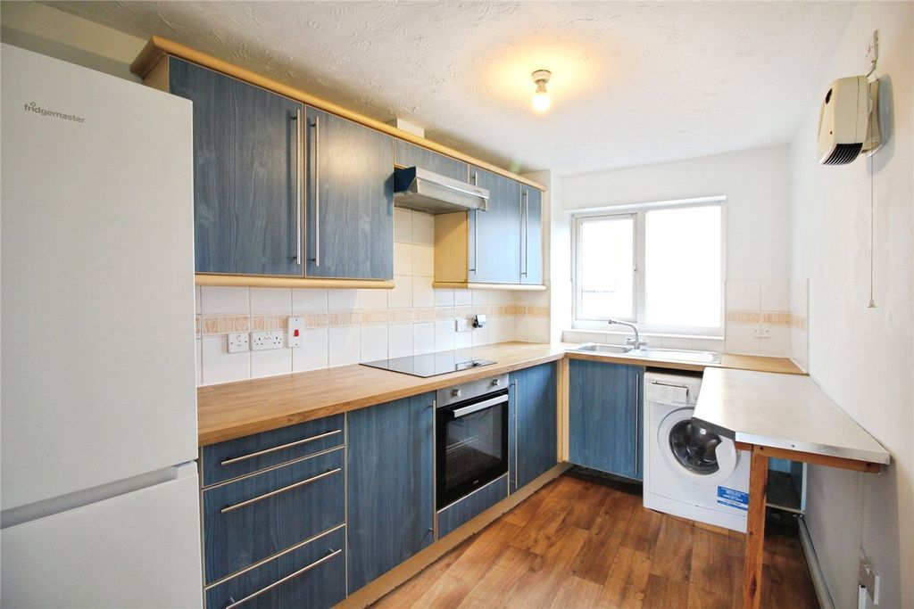 Property photo 3 of 6 Picture No. 12