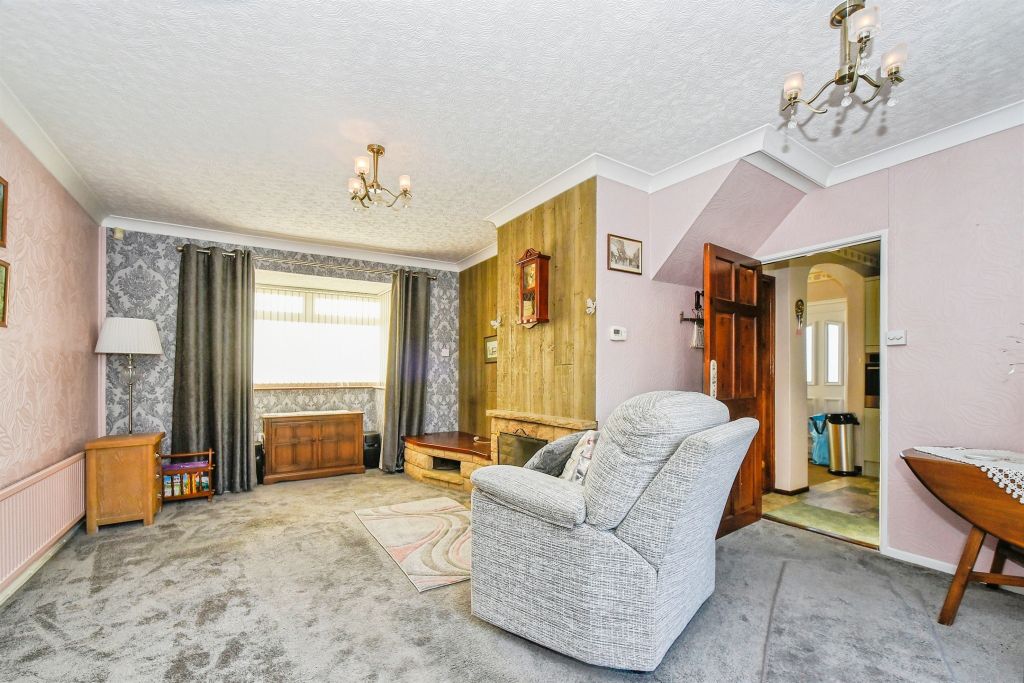 Property photo 2 of 20