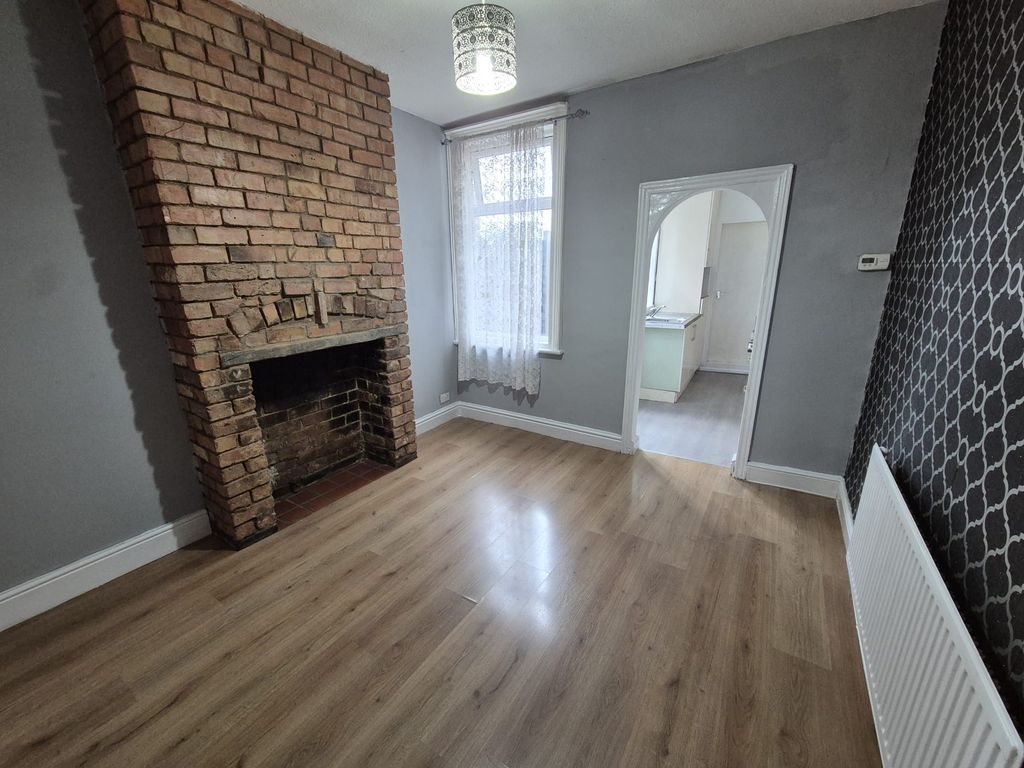 Property photo 3 of 9 Dining