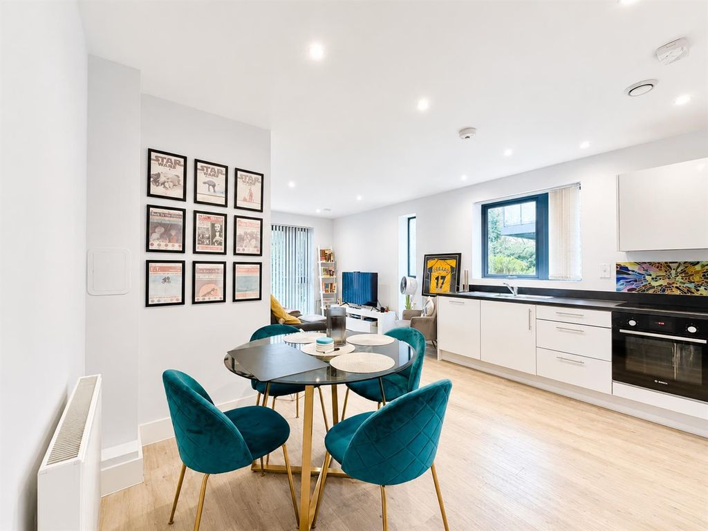 Property photo 2 of 10 Dining Area