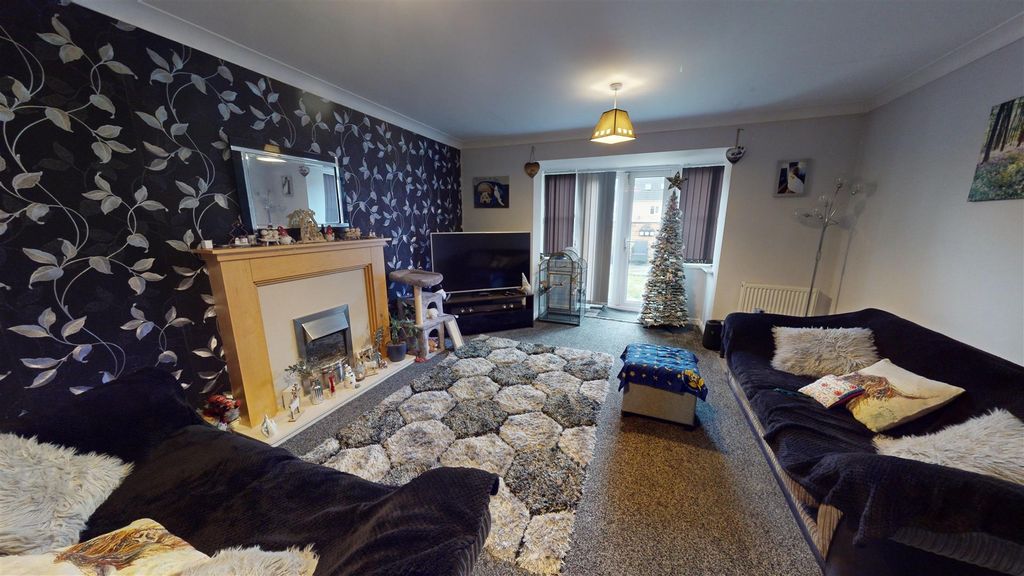 Property photo 3 of 12 Dining Lounge