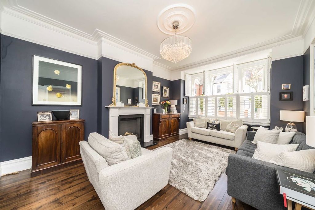 Property photo 2 of 17