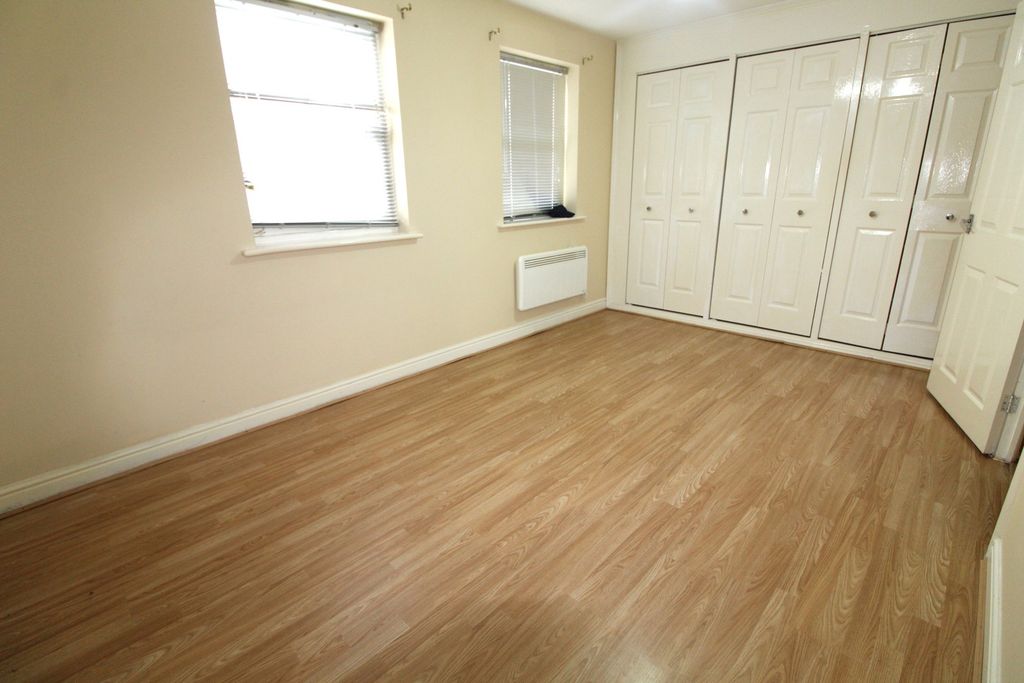 Property photo 3 of 6