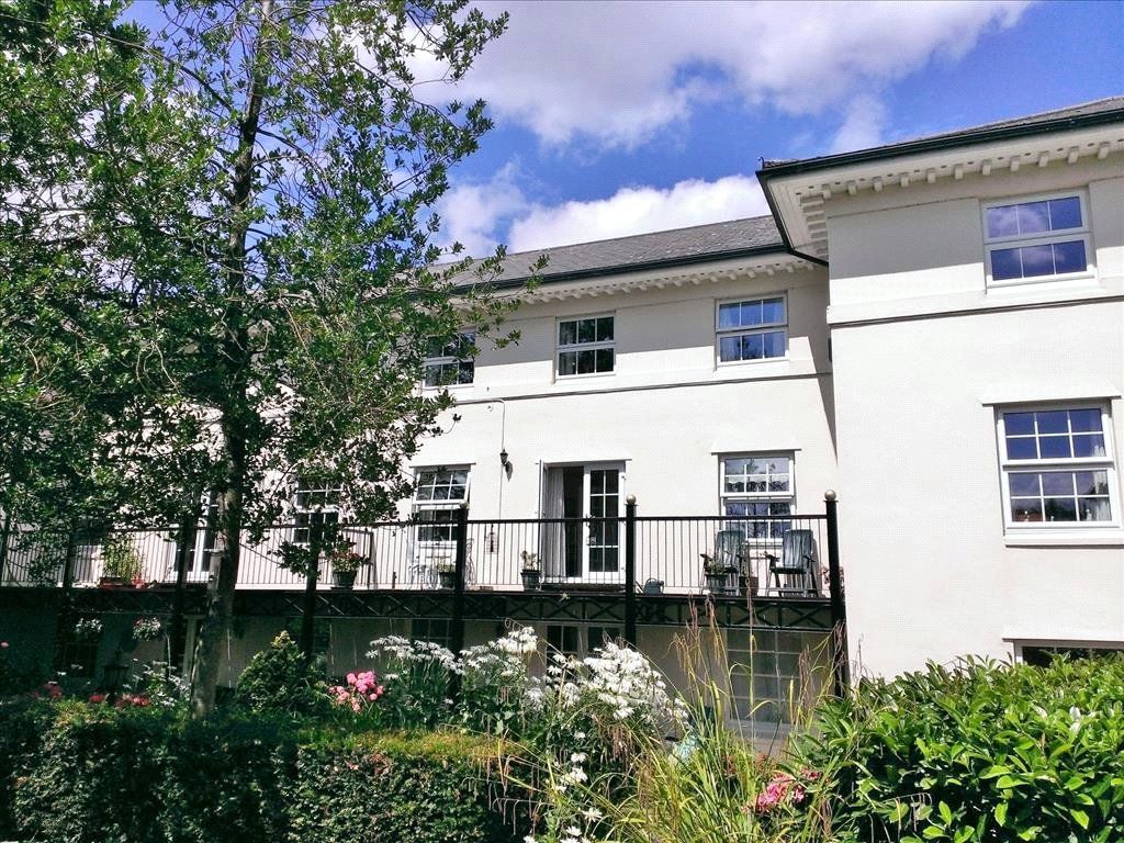 Property photo 1 of 9 Outside