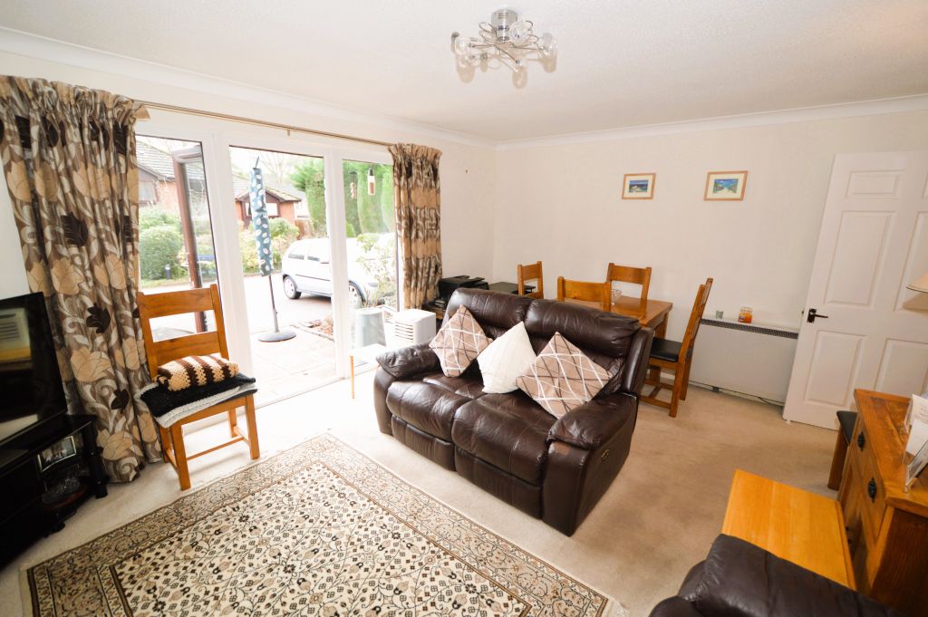 Property photo 3 of 9 Living/Dining Room