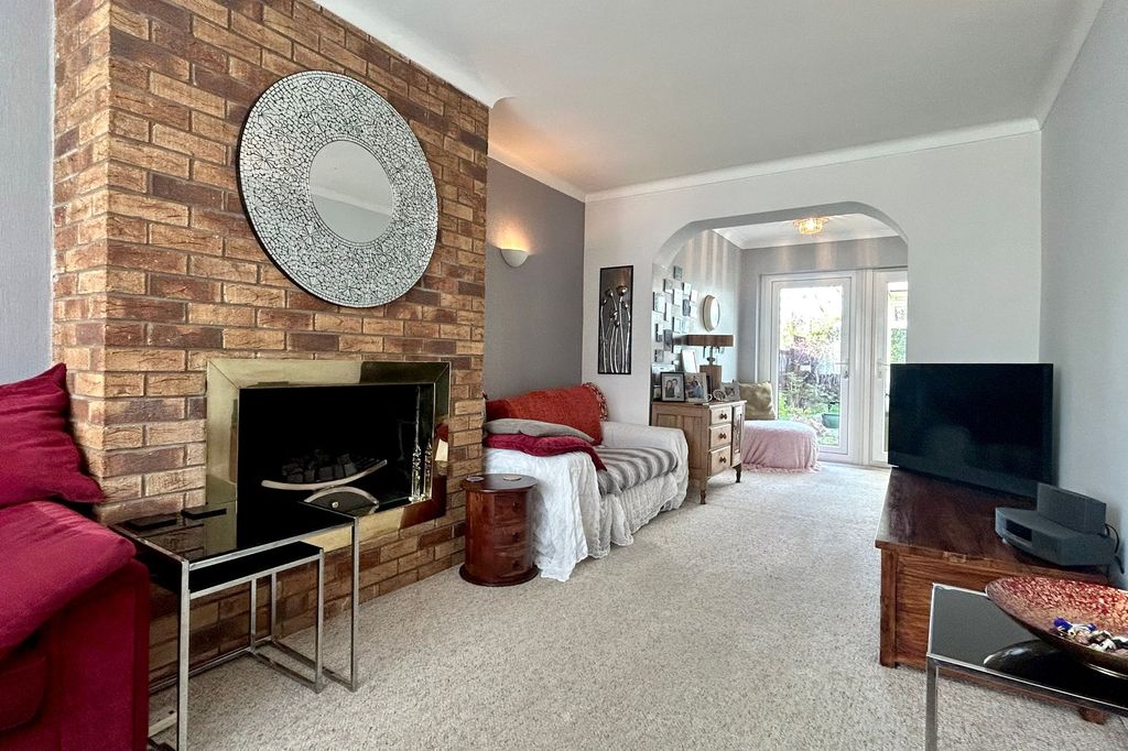 Property photo 2 of 19