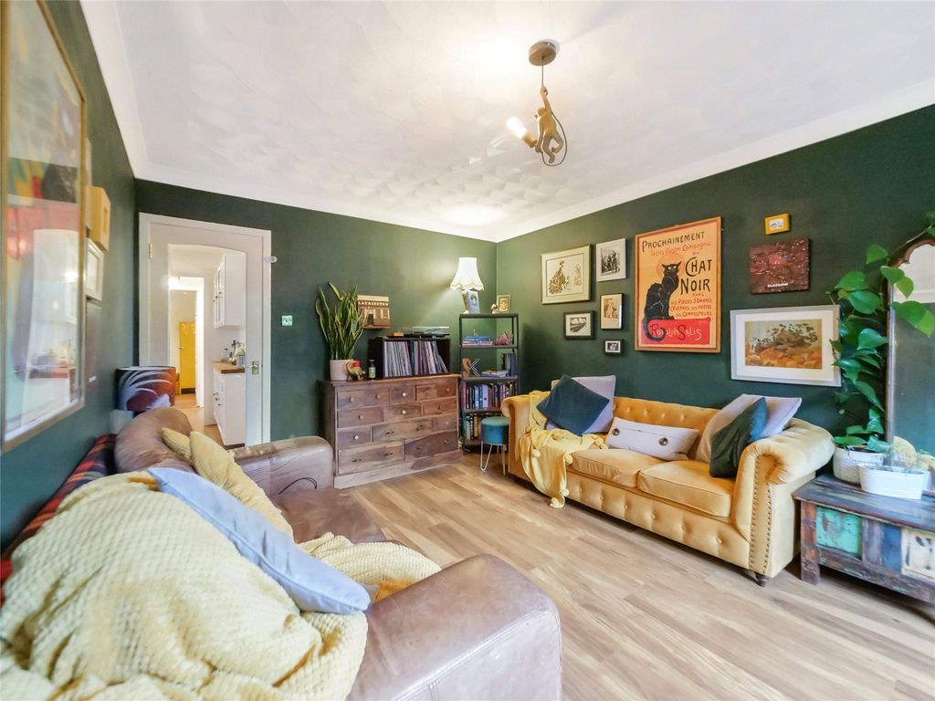 Property photo 3 of 19 Picture No. 05