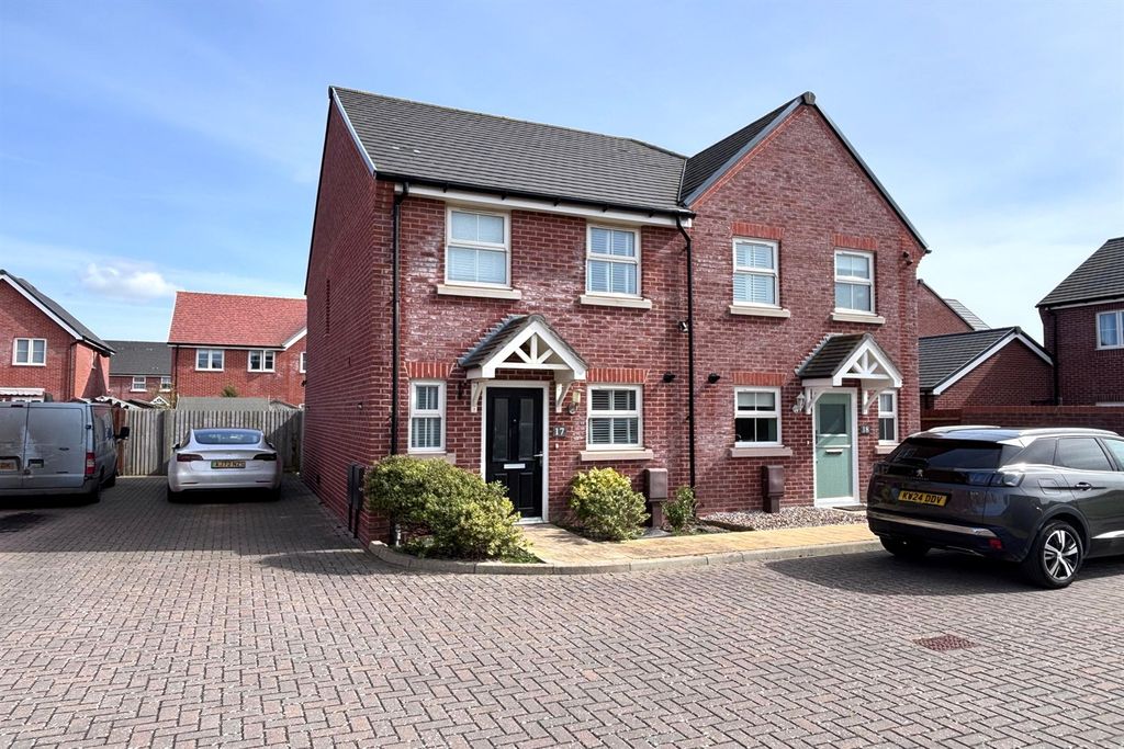 Property photo 1 of 9 (Main)