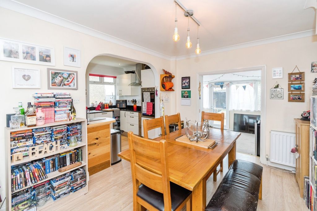 Property photo 2 of 24 Pbox-Img.Jpg