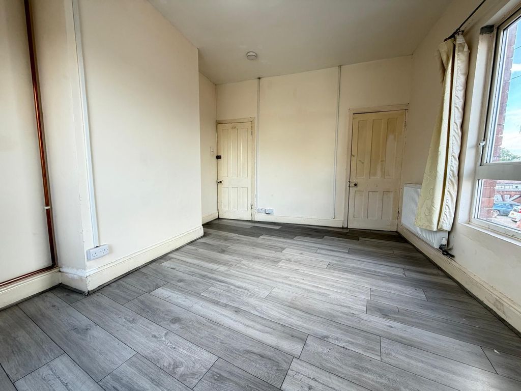 Property photo 3 of 9