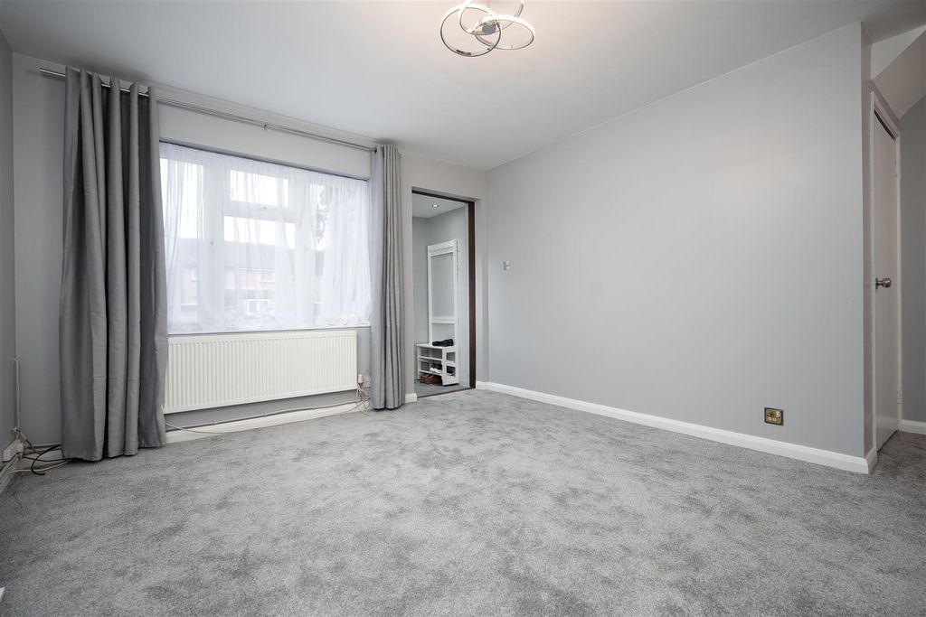 Property photo 3 of 12 Living Room