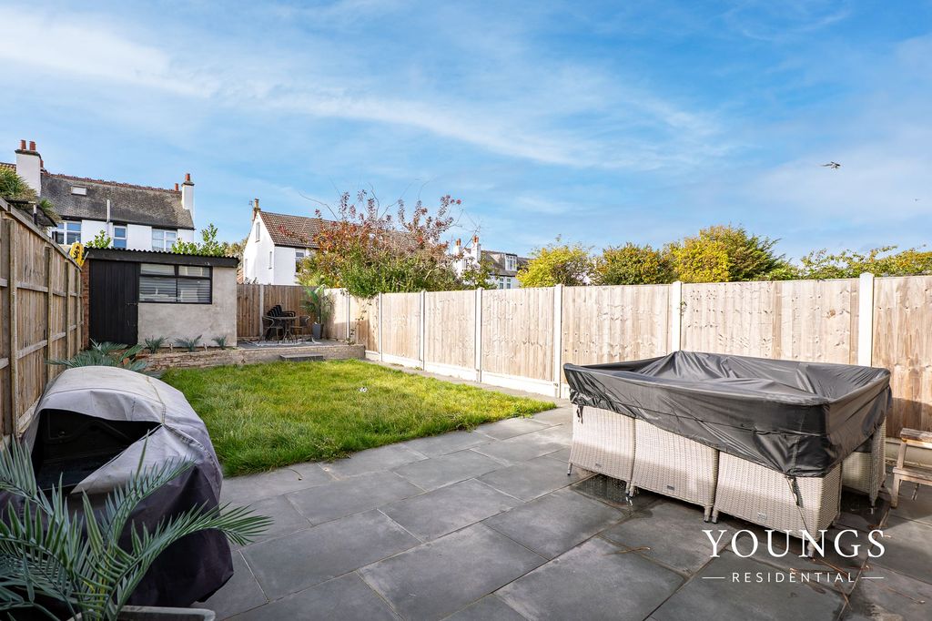 Property photo 3 of 29