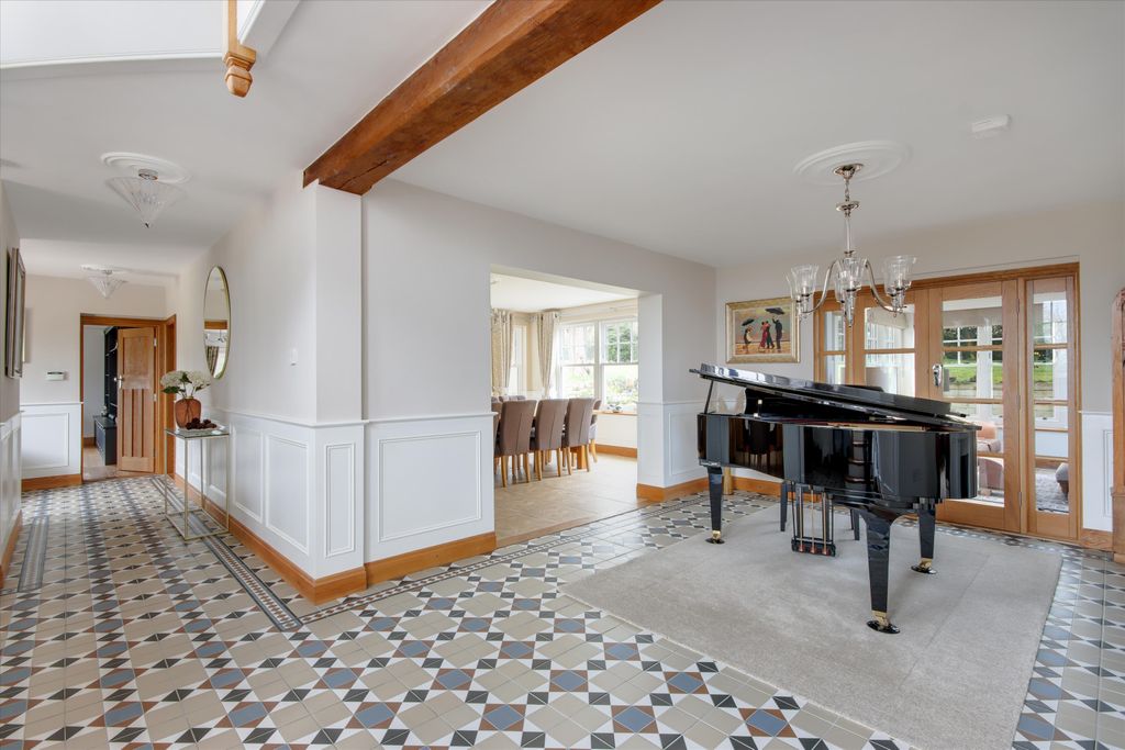 Property photo 2 of 39 Image