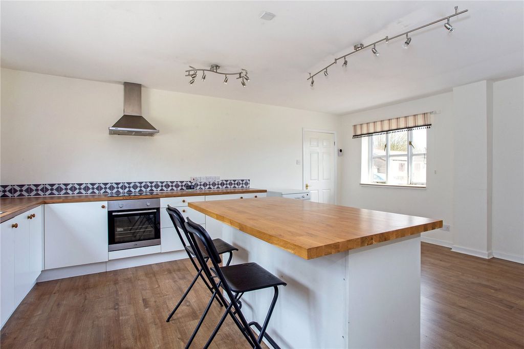 Property photo 3 of 23 Picture No. 09