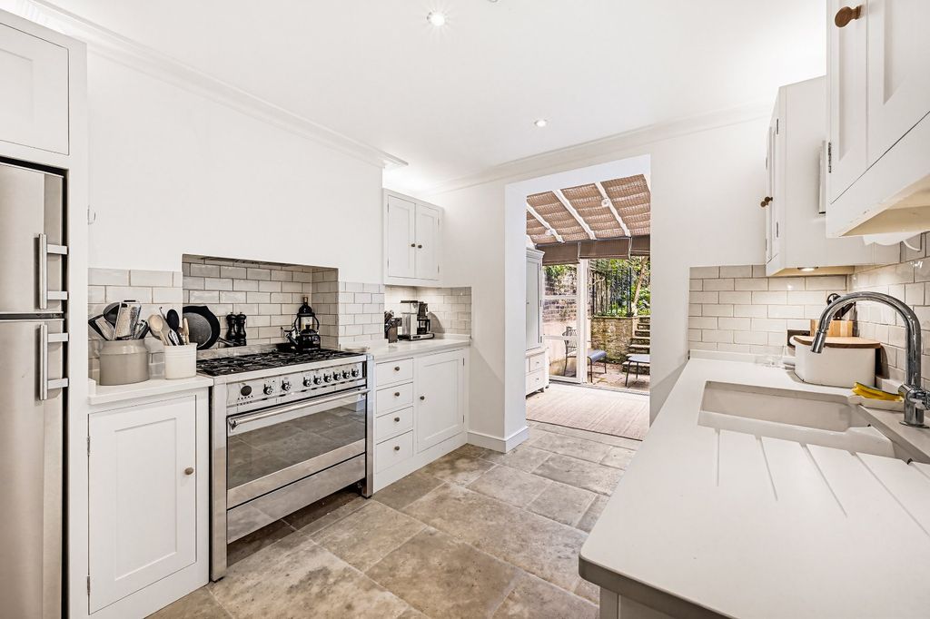 Property photo 3 of 9 Picture No. 23