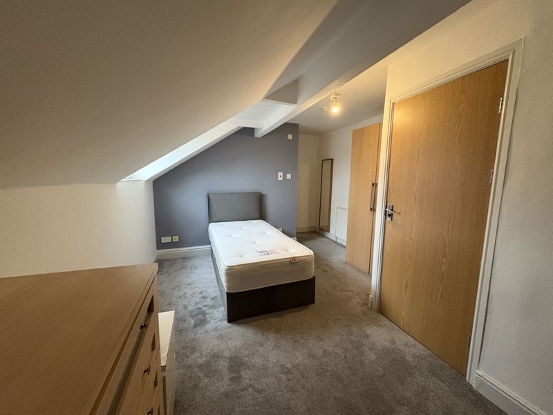 Property photo 3 of 12 Photo 5